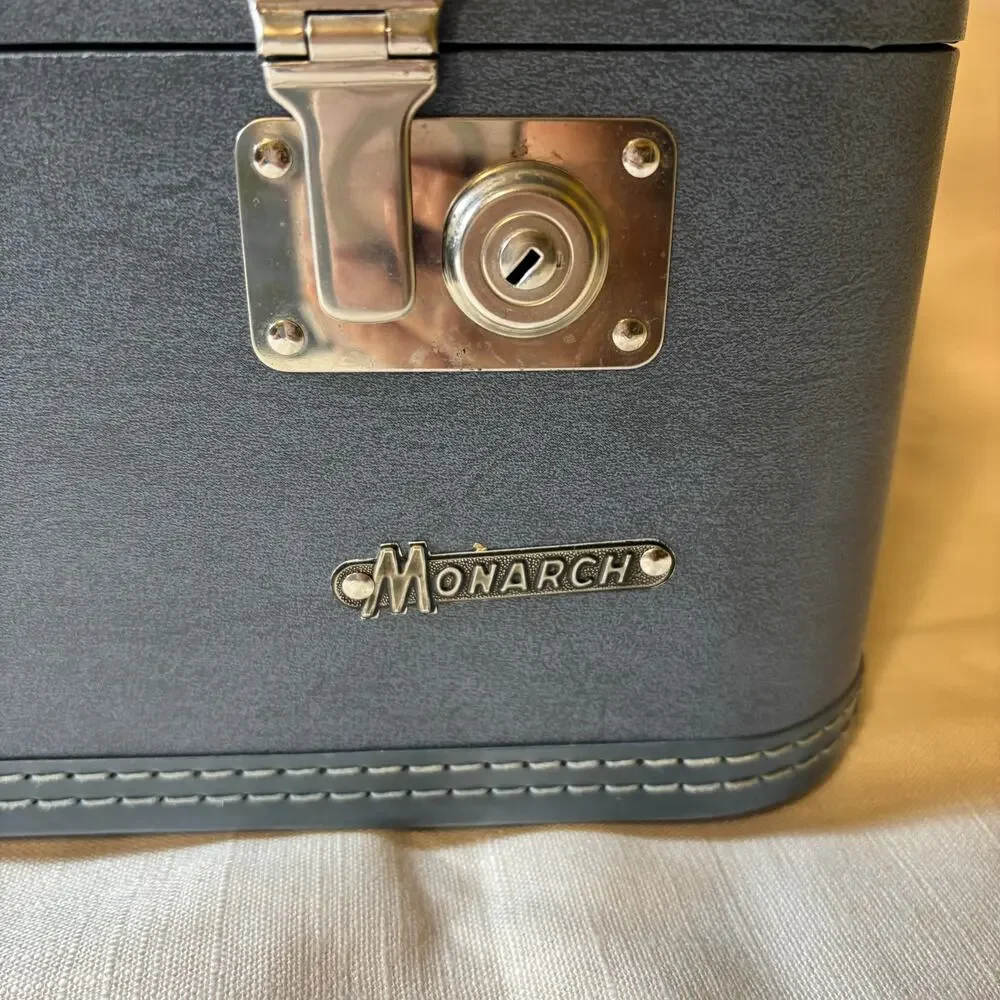 Vintage Monarch Blue Train Case Vanity Cosmetic Case Mirror Tray Mid Century